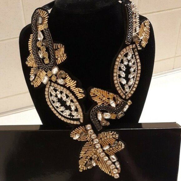 Avon Mark  Go For Baroque Rhinestone NEW - Picture 1 of 12